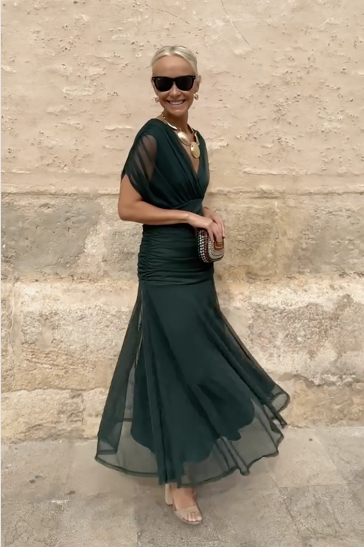 Emily | Chic Off-Shoulder Midi Dress