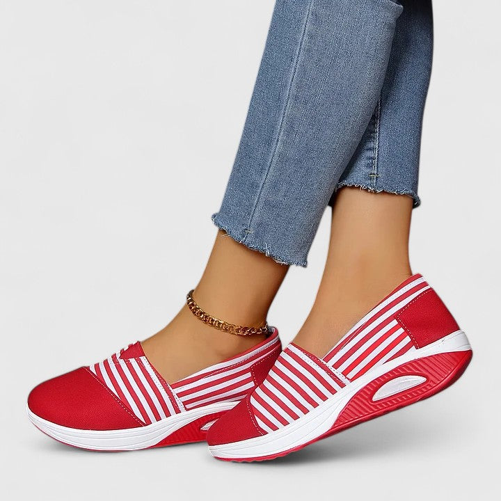 Onóra | Light Feet, Long Days