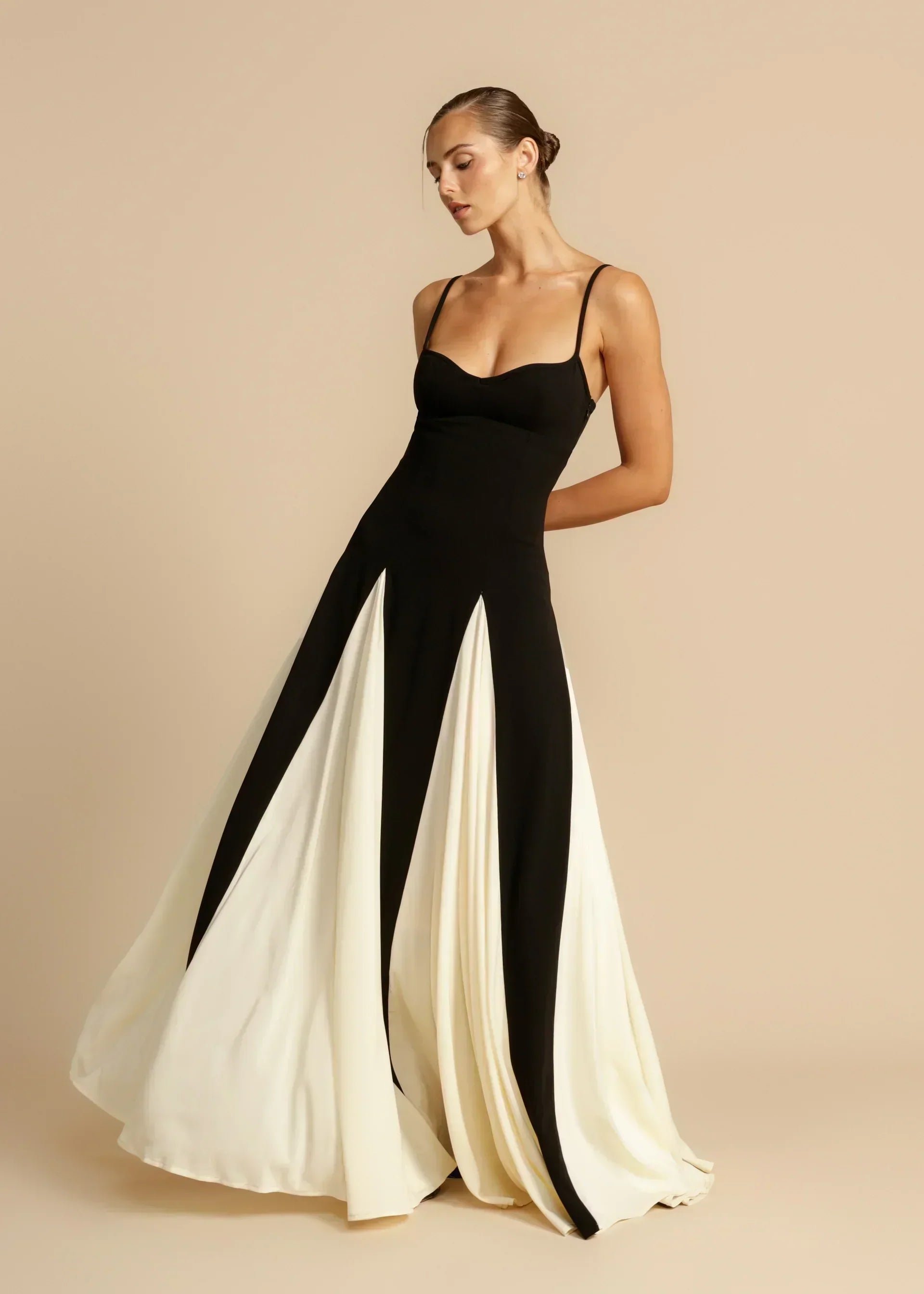 Celestia™ | Chic Dual-Tone Flounce Maxi Gown