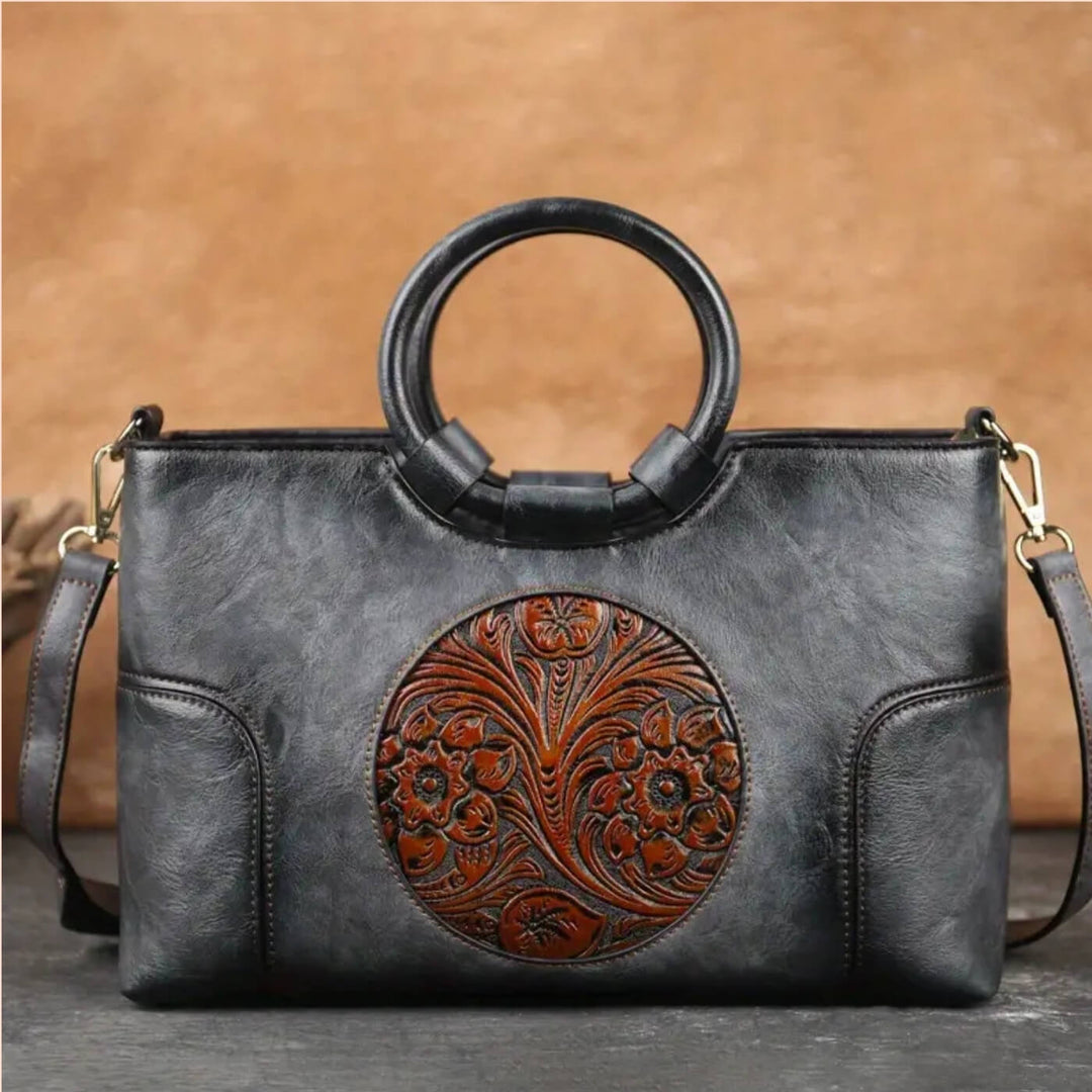 Luciana’s Carved Detail | Handbag